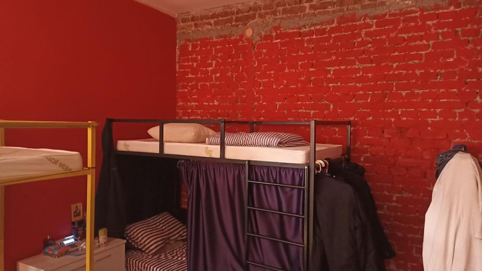 Newborn Center Hostel All Day Free Coffee 普里什蒂纳 外观 照片