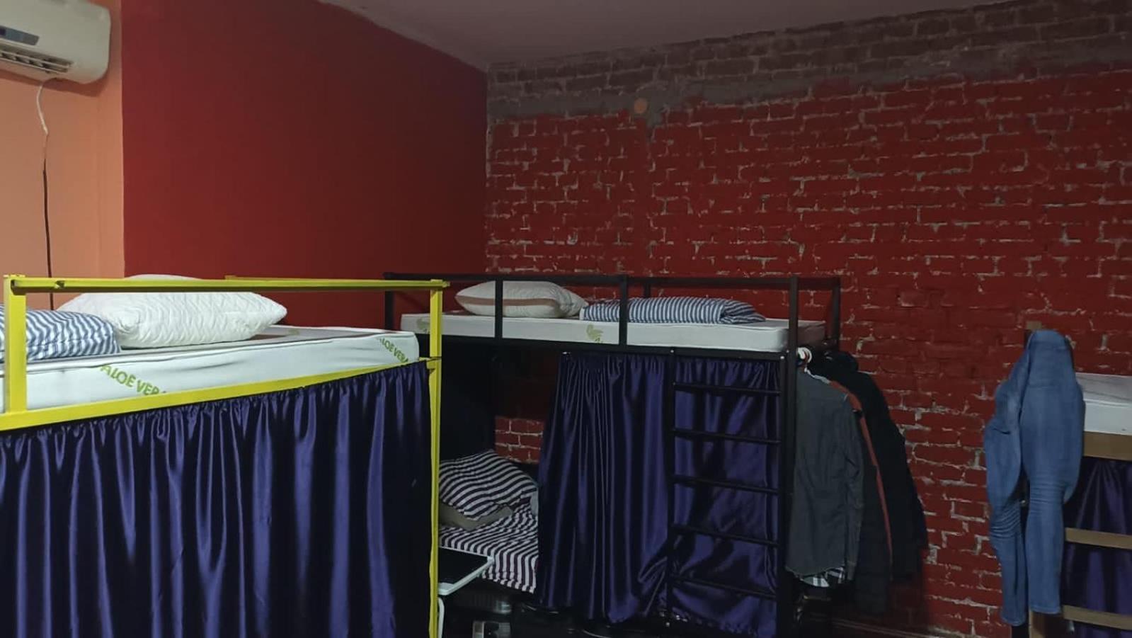 Newborn Center Hostel All Day Free Coffee 普里什蒂纳 外观 照片