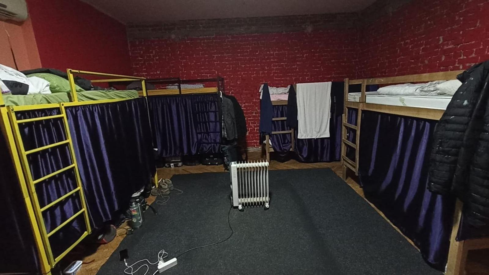 Newborn Center Hostel All Day Free Coffee 普里什蒂纳 外观 照片