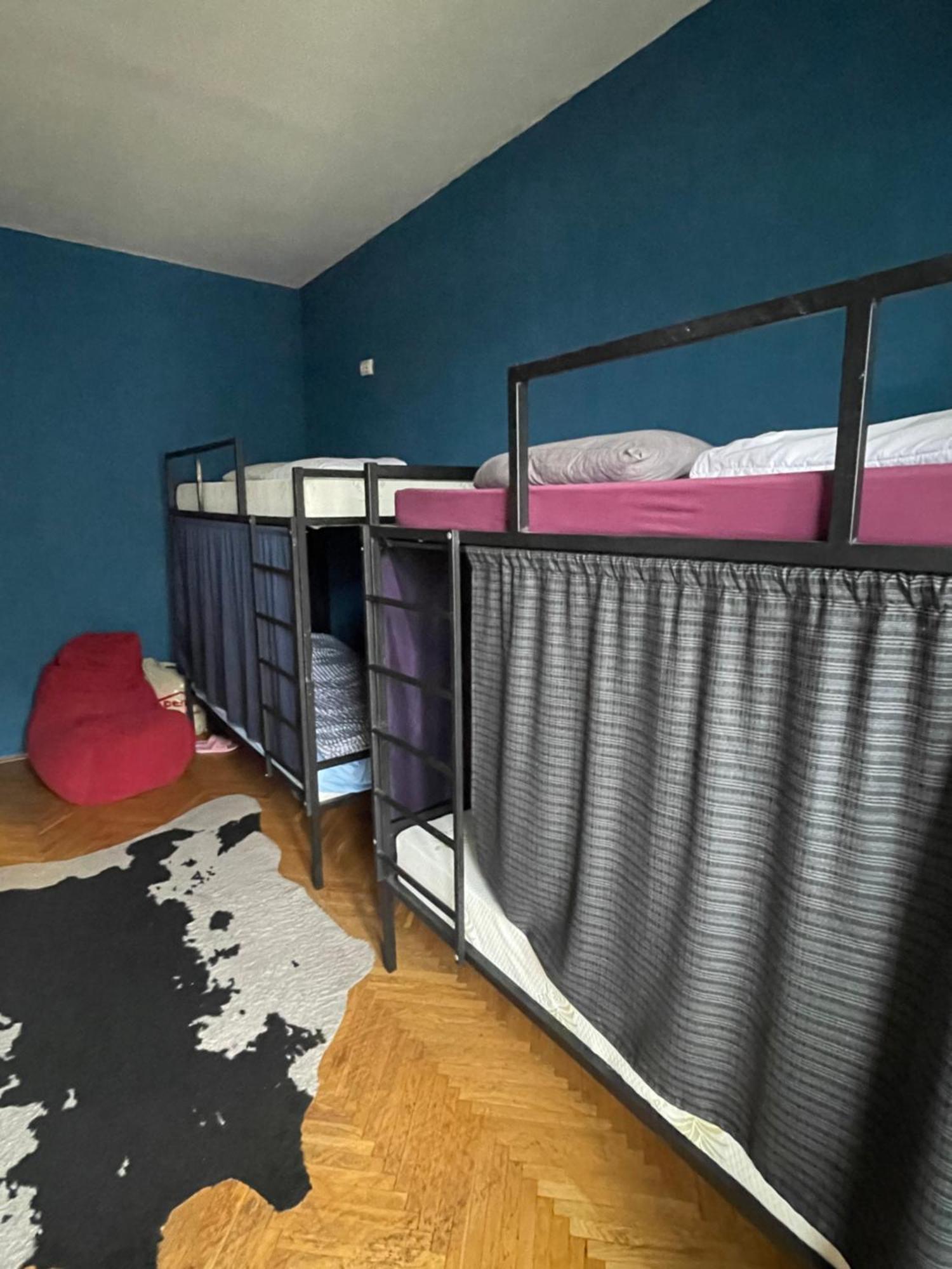 Newborn Center Hostel All Day Free Coffee 普里什蒂纳 外观 照片
