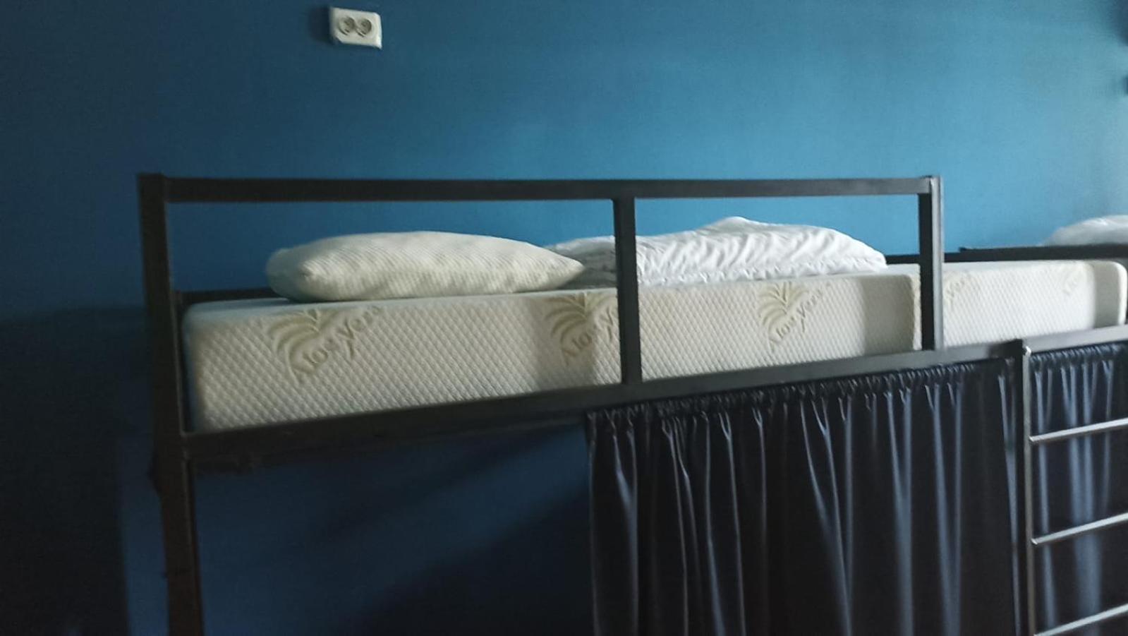 Newborn Center Hostel All Day Free Coffee 普里什蒂纳 外观 照片