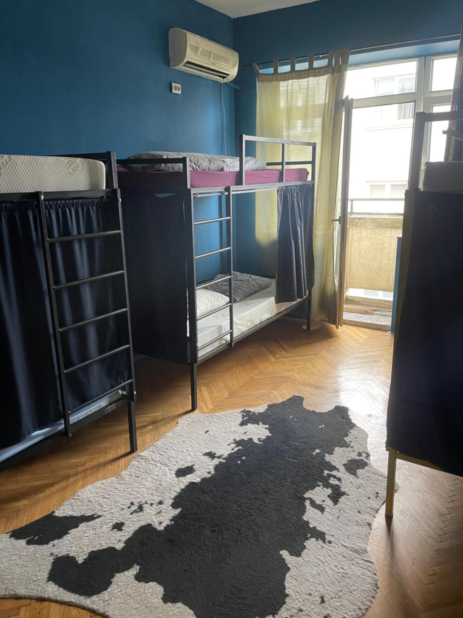 Newborn Center Hostel All Day Free Coffee 普里什蒂纳 外观 照片