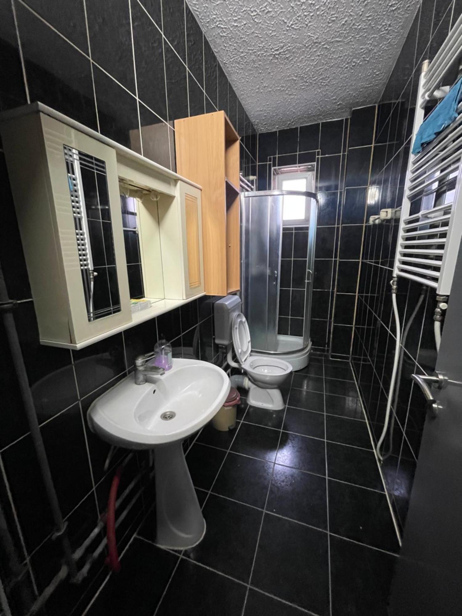 Newborn Center Hostel All Day Free Coffee 普里什蒂纳 外观 照片