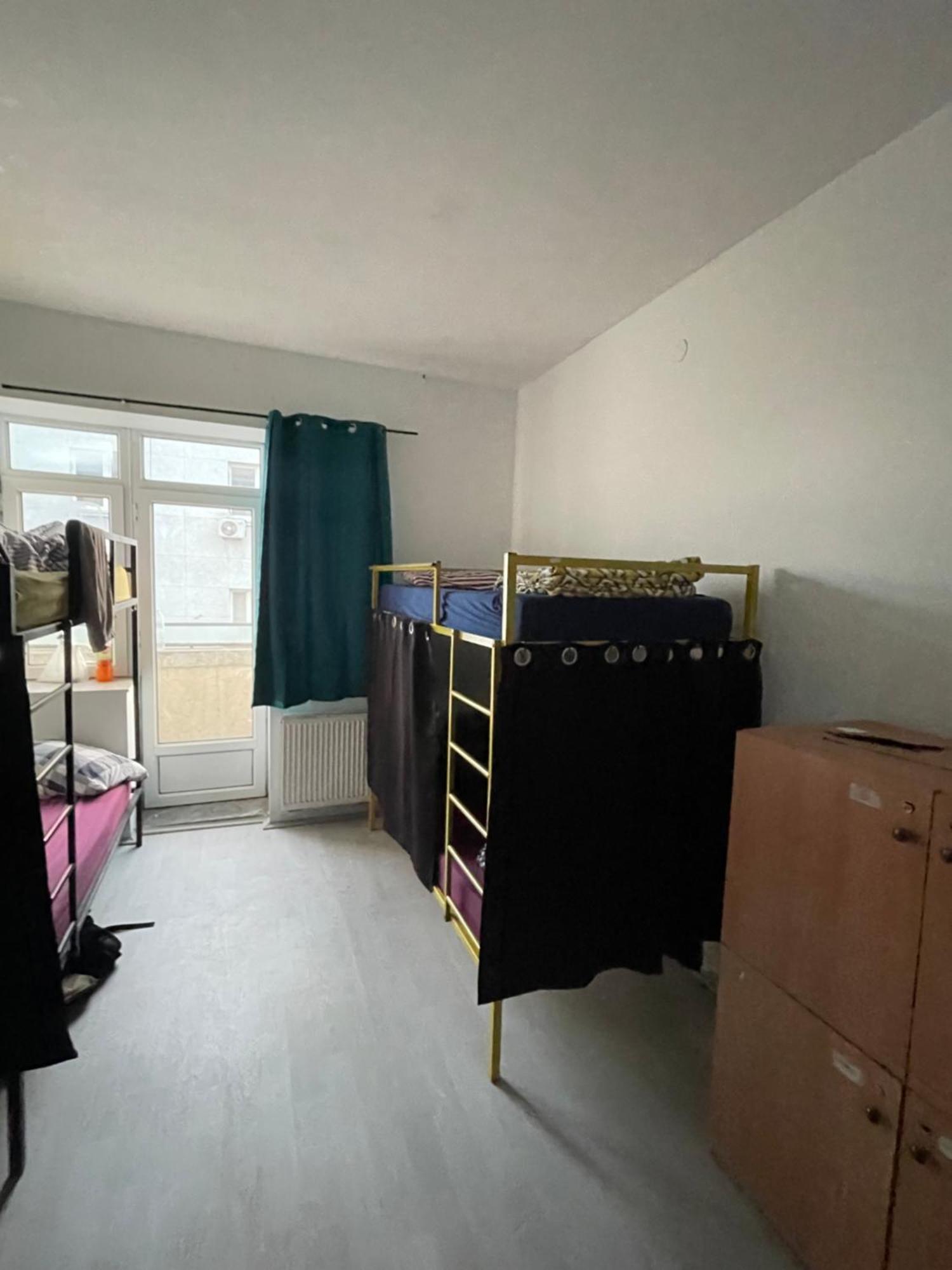 Newborn Center Hostel All Day Free Coffee 普里什蒂纳 外观 照片